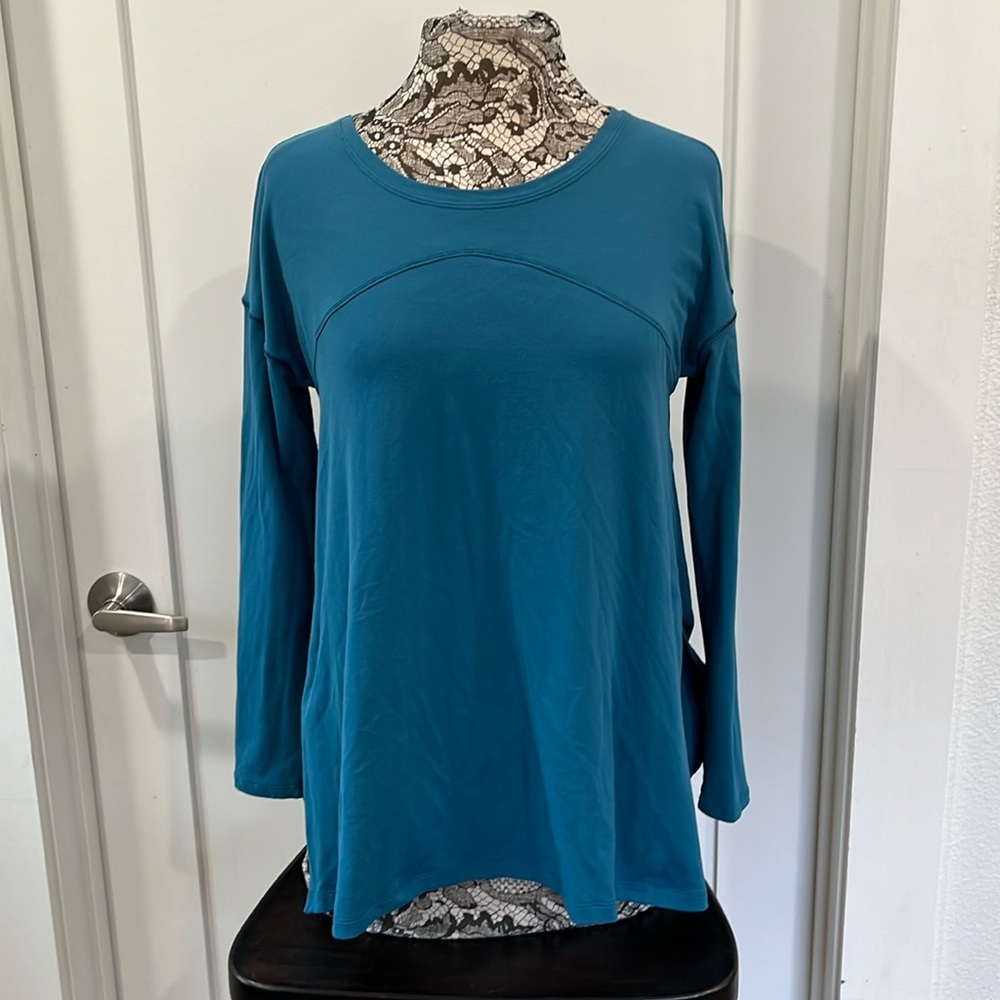 Lululemon Split Hem Top - image 1